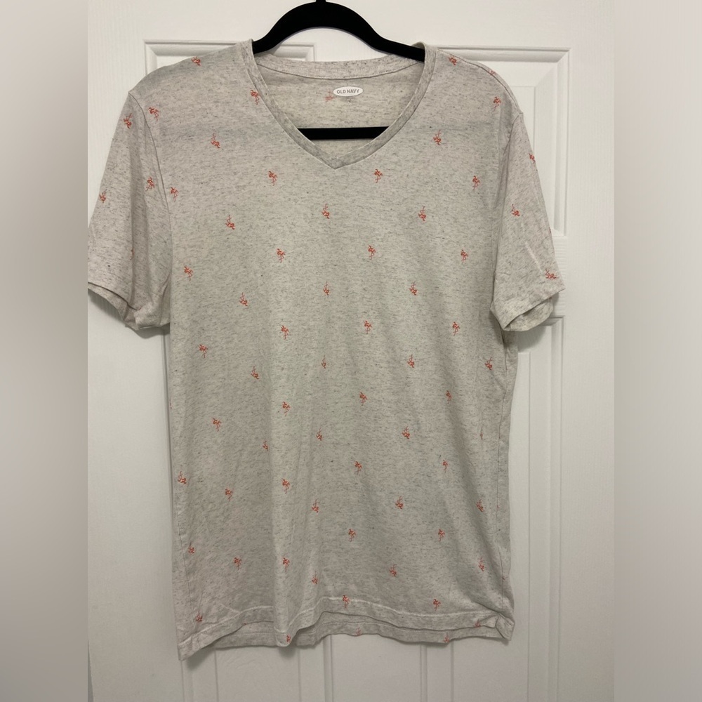 Old Navy Women’s Medium Gray and Pink Flamingo Short Sleeve Tee